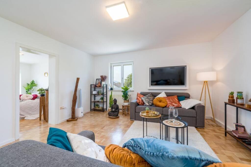 Eg Rechts -Wunderschone 80M² Grosse 3-Zimmer City Wohnung Nahe Salzburg Freilassing Extérieur photo